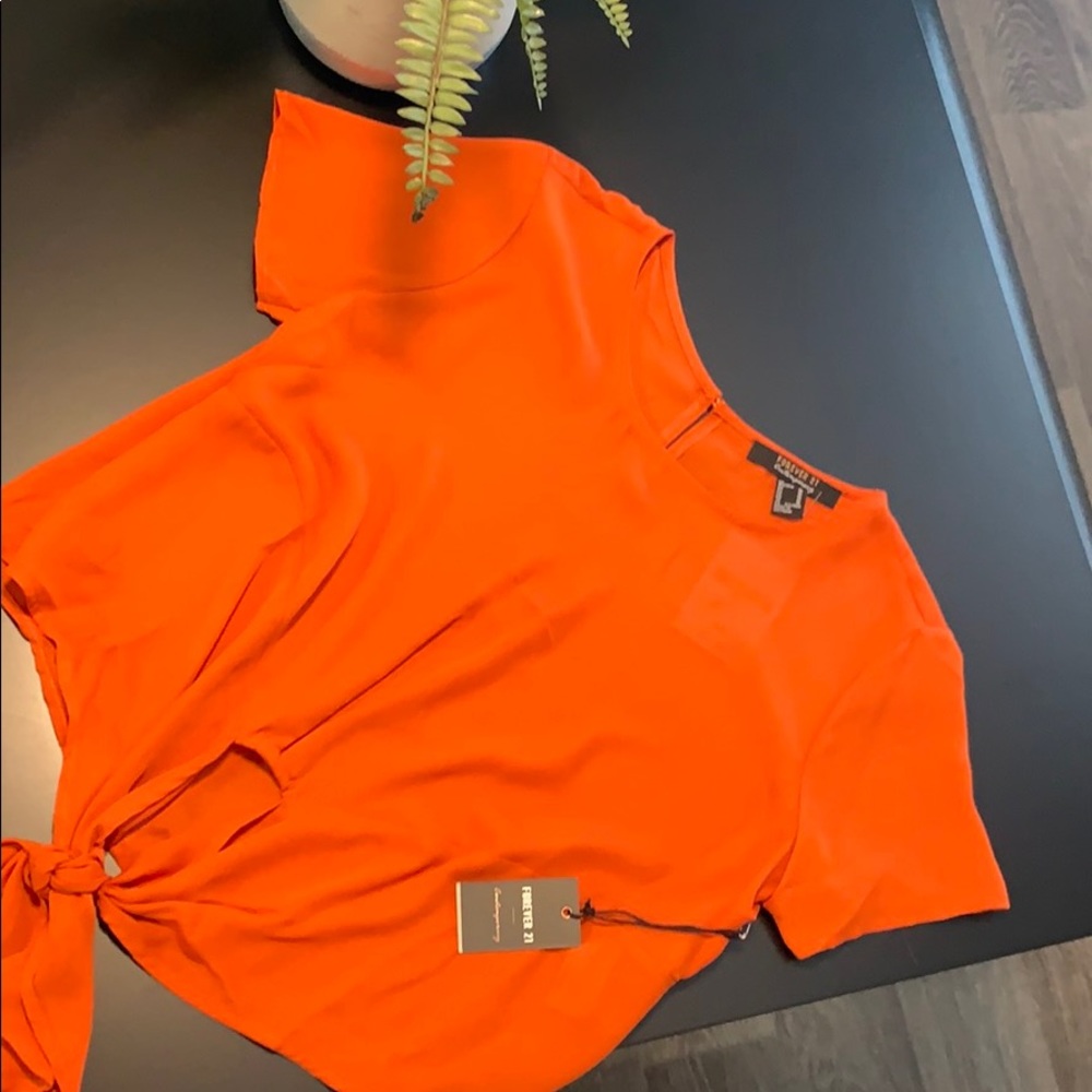 Forever 21 NWT burnt orange shirt
